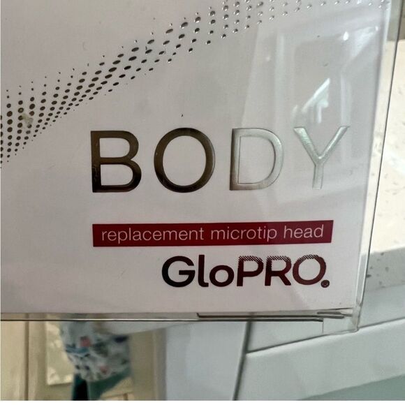 BeautyBio GloPRO Body MicroTip Attachment in red- new in box - Picture 2 of 6